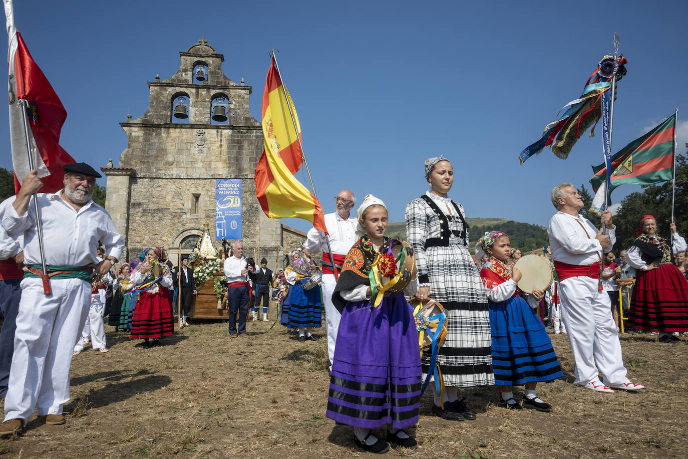 Fotos: Los pasiegos honran a la Virgen de Valvanuz