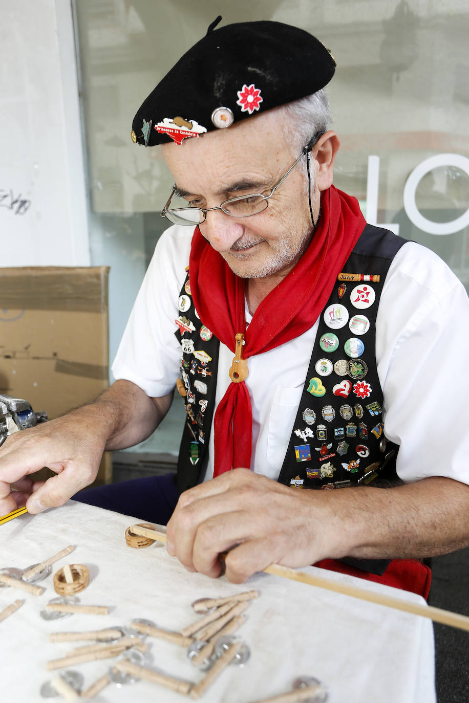 Fotos: La Feria de Artesanos conquista la Plaza Mayor