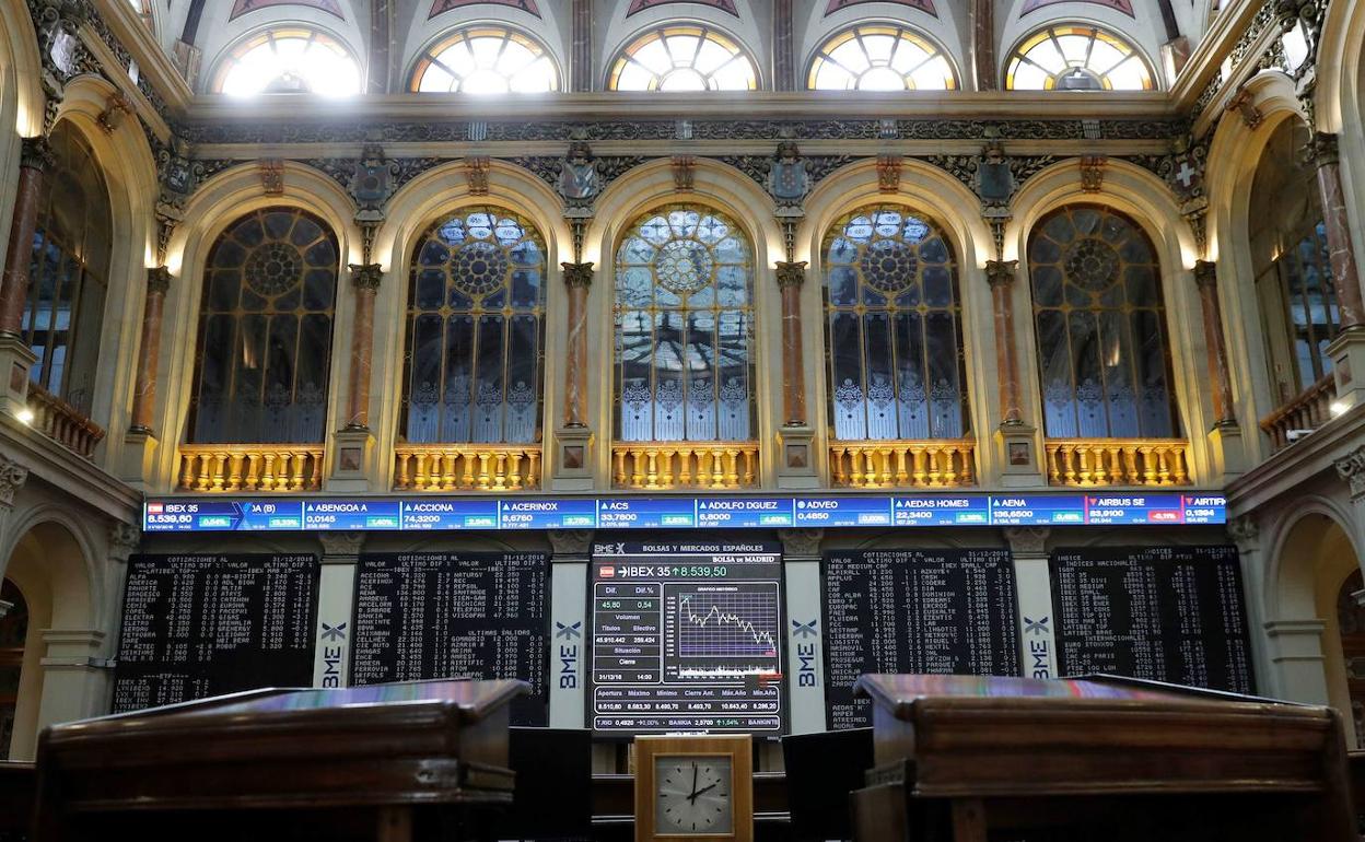 Interior de la Bolsa de Madrid. 