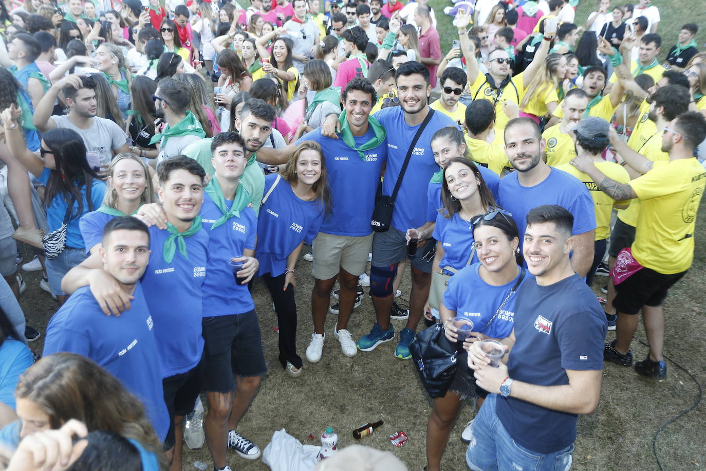 Fotos: El Día de las Peñas lleva la fiesta al Parque de Miravalles