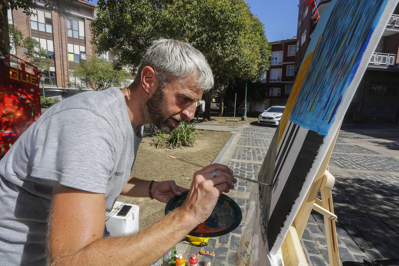 Fotos: Las mejores imágenes del concurso de pintura de las peñas en Torrelavega