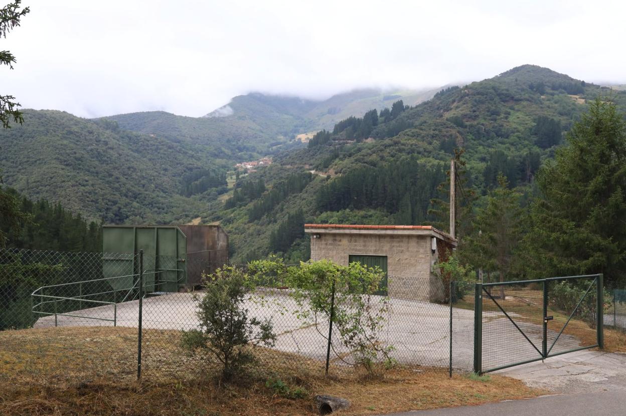 Planta de basuras ubicada en los accesos a Torices de la Junta Vecinal de Cabezón de Liébana. 