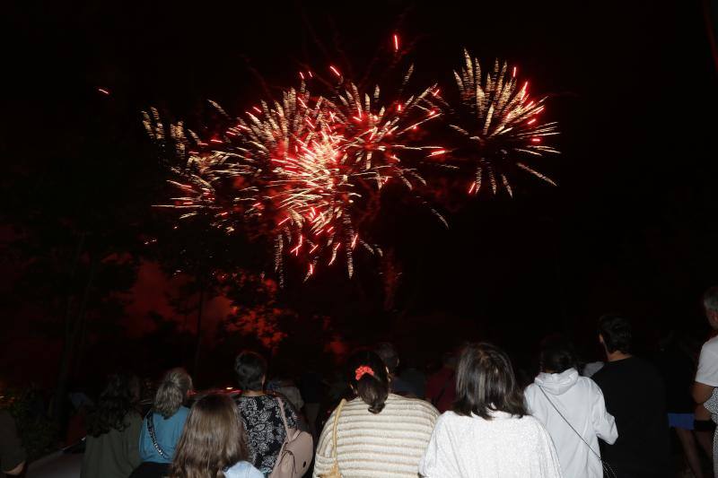 Fotos: Fuegos artificiales en Torrelavega