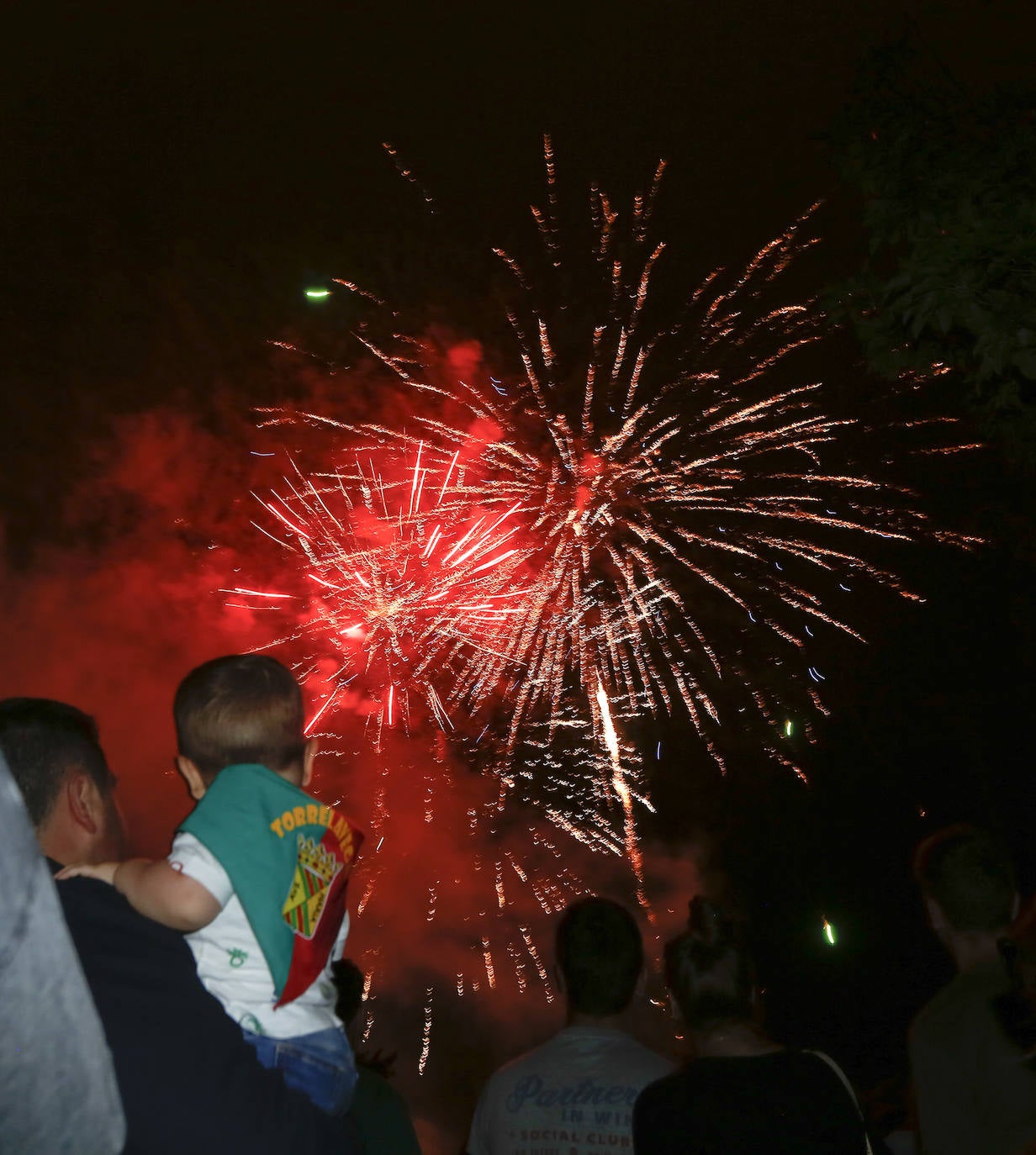 Fotos: Fuegos artificiales en Torrelavega