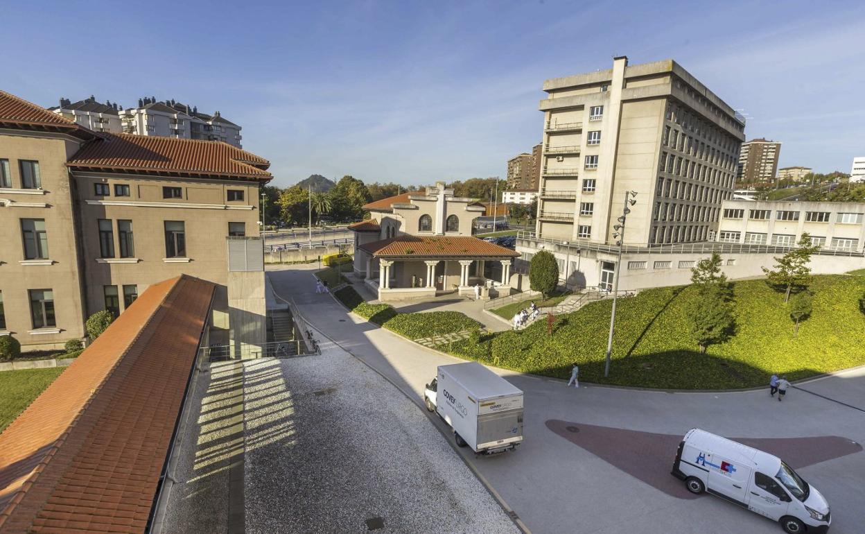 Zona exterior del Hospital Valdecilla en el que está prevista la ubicación del búnker de los protones. 