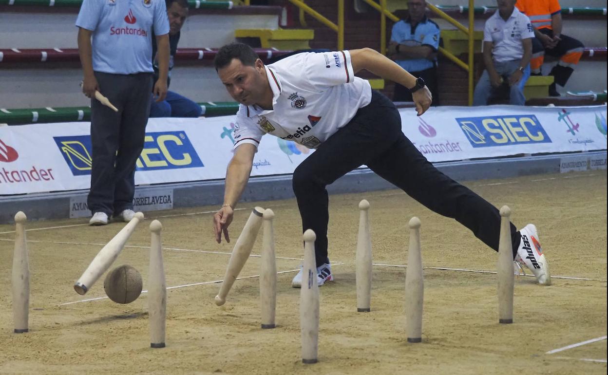 Alfonso Díaz, jugador de Casa Sampedro, lidera el Nacional de Primera con 140 bolos