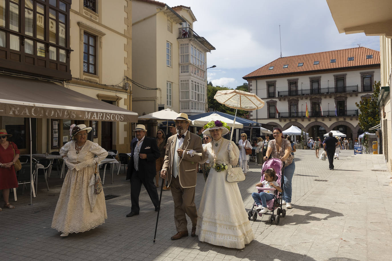 La localidad cántabra acoge este fin de semana un mercado colonial, pasacalles teatralizados, conciertos de música cubana en directo, talleres de bailes, conferencias y el sorteo de un viaje