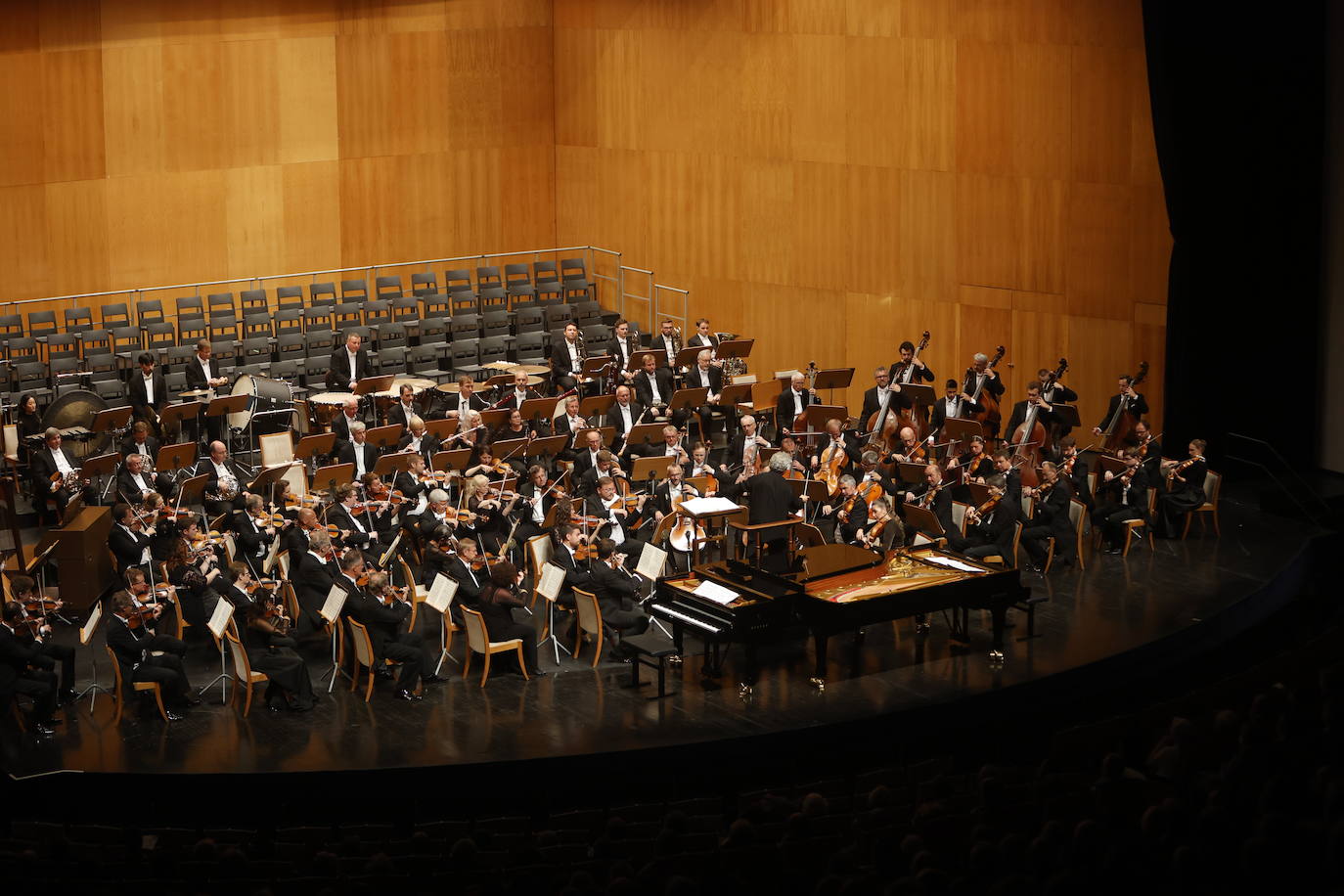 La Filarmónica Checa y Semyon Bychkov junto al Orfeón Donostiarra y las hermanas Labèque