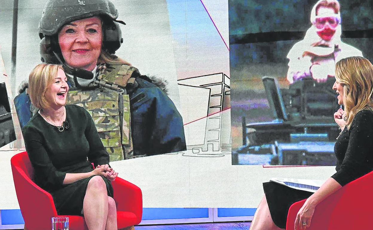 La candidata conservadora, Liz Truss, en una entrevista a la cadena BBC. 