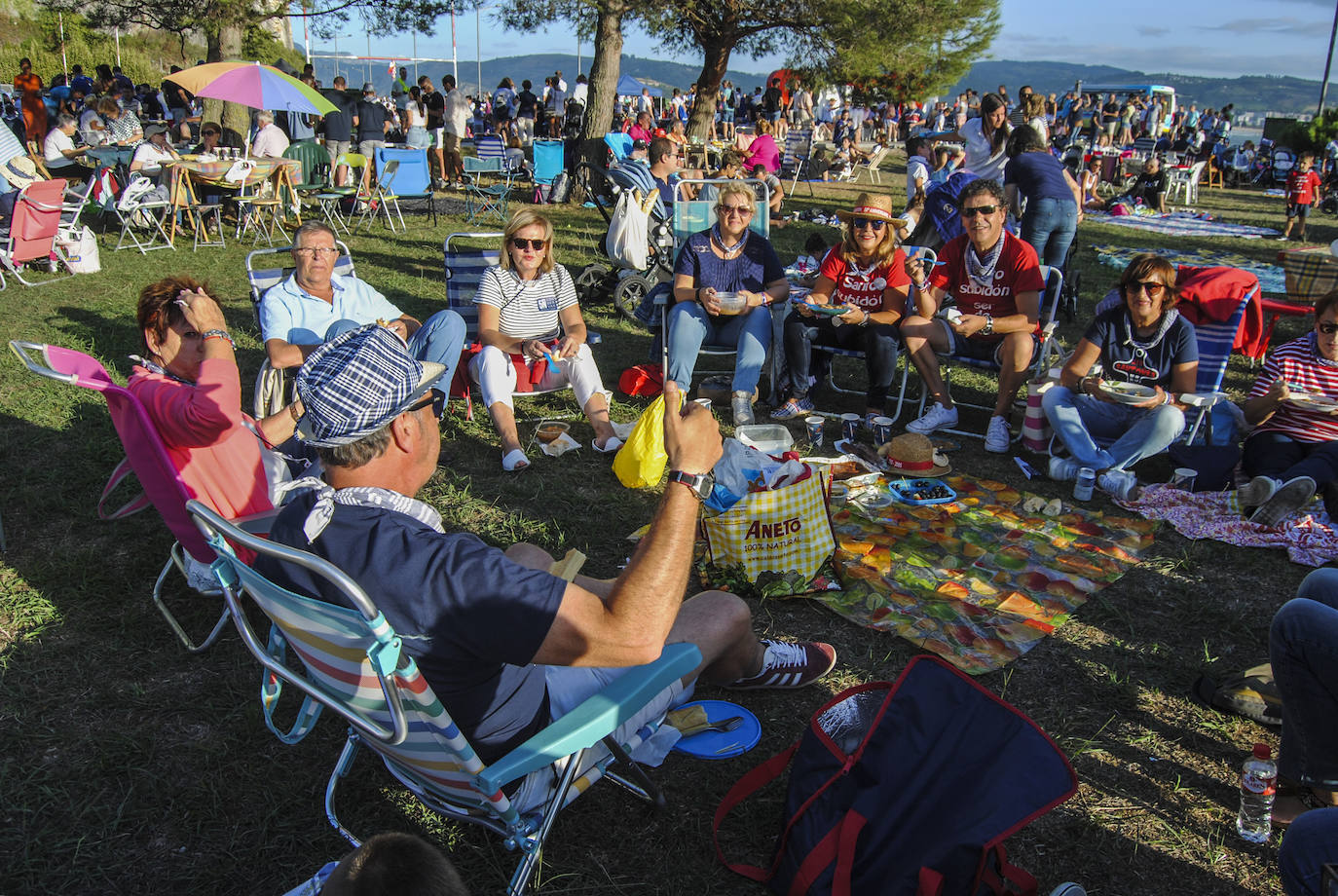 Fotos: Gran Marmitada en la Campa del Glacis de Santoña