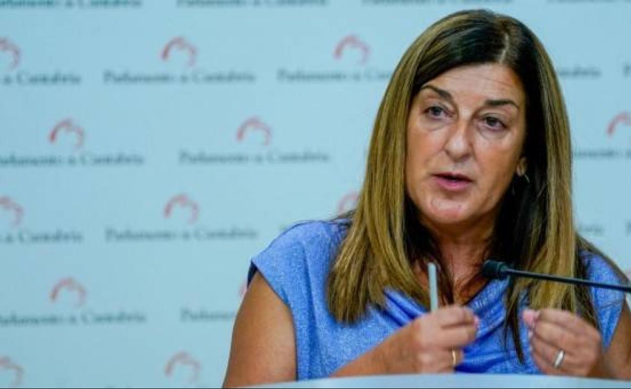 La jefa de la oposición, este viernes, durante la rueda de prensa con motivo del inicio del curso político en el Parlamento de Cantabria 