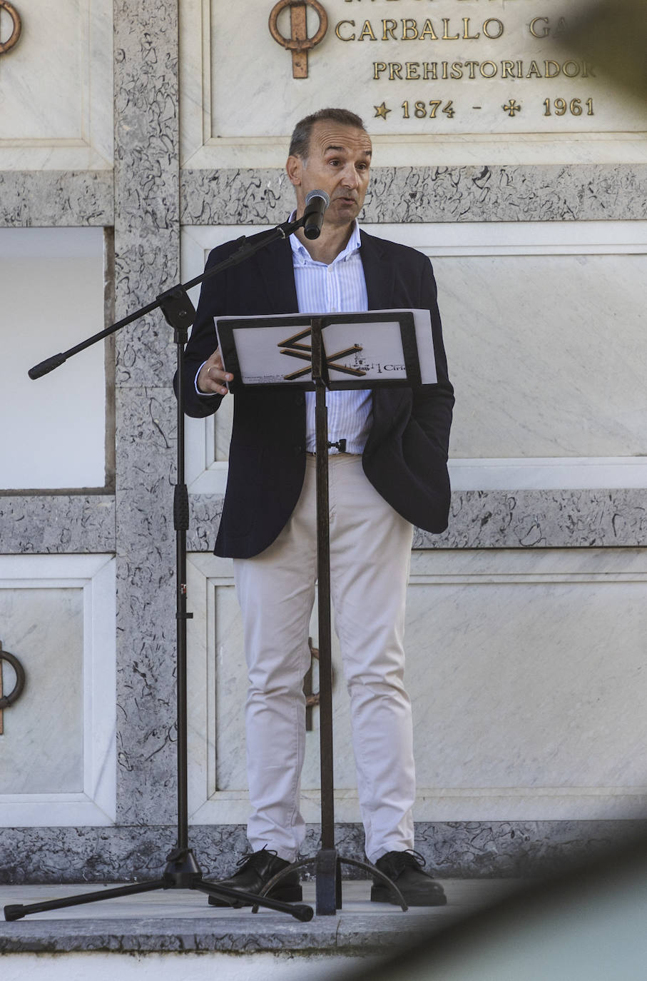 Fotos: Los restos de Mario Camus descansan en el Panteón de Ilustres de Ciriego