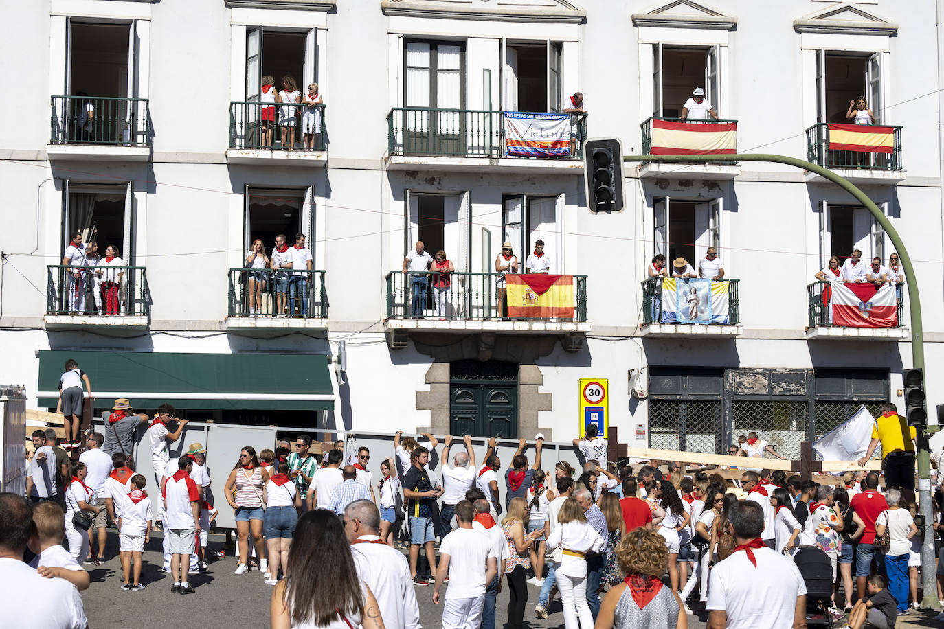 Fotos: Emocionante tercer encierro de las Fiestas de Ampuero