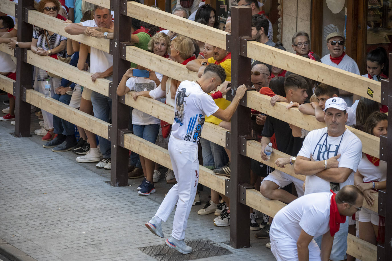 Fotos: Emocionante tercer encierro de las Fiestas de Ampuero