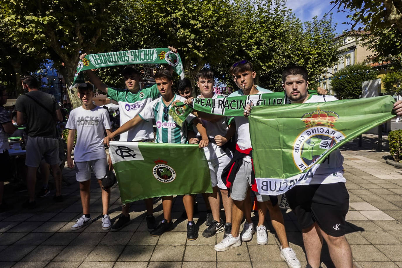 Fotos: Gran ambiente verdiblanco por las calles de Gijón