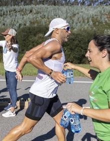 Imagen secundaria 2 - Sigueni y Martín triunfan en la media maratón Bajo Pas