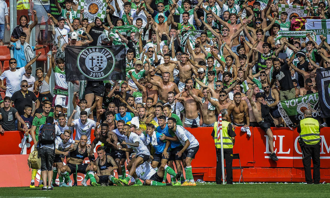 Fotos: Imágenes del partido Sporting-Racing en El Molinón