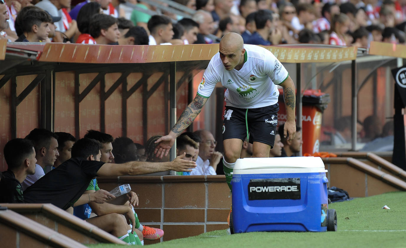 Fotos: Imágenes del partido Sporting-Racing en El Molinón