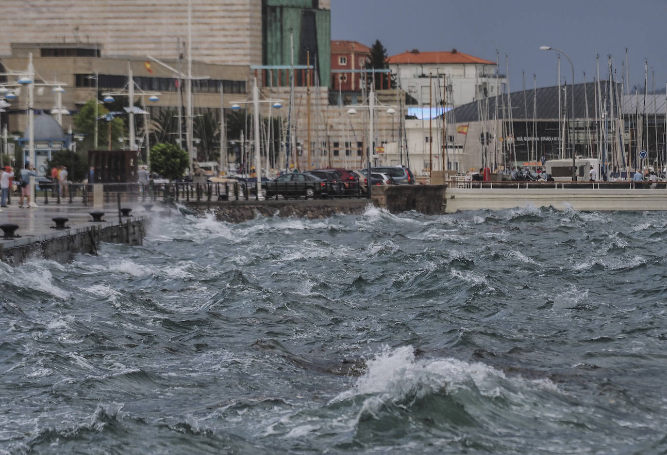 Fotos: El viento sur azota la bahía