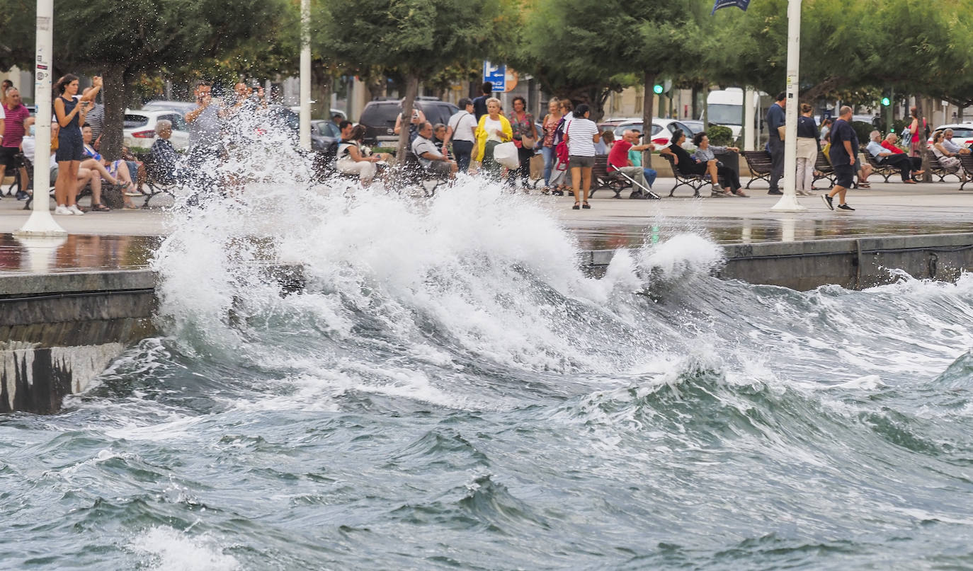 Fotos: El viento sur azota la bahía