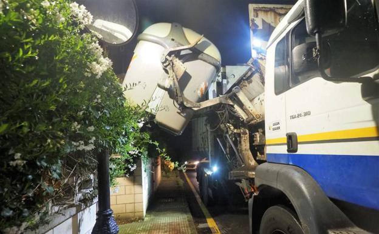 El servicio de recogida de basuras en el Ayuntamiento de Camargo en vías de volver a la normalidad. 