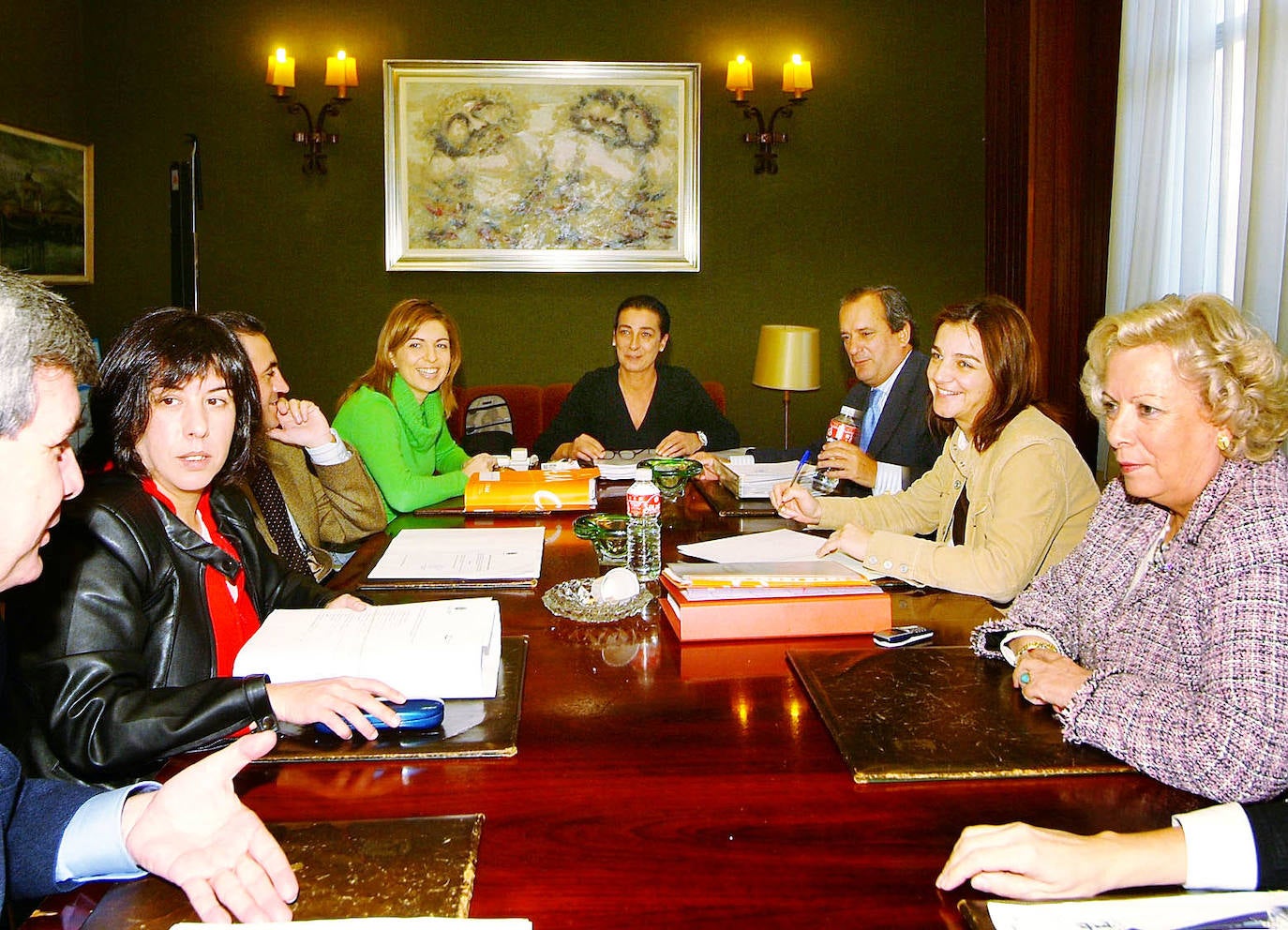 18/01/2005. Reunión de la Comisión Gestora del Consejo Municipal de Igualdad presidida por la concejala Carmen Ruiz