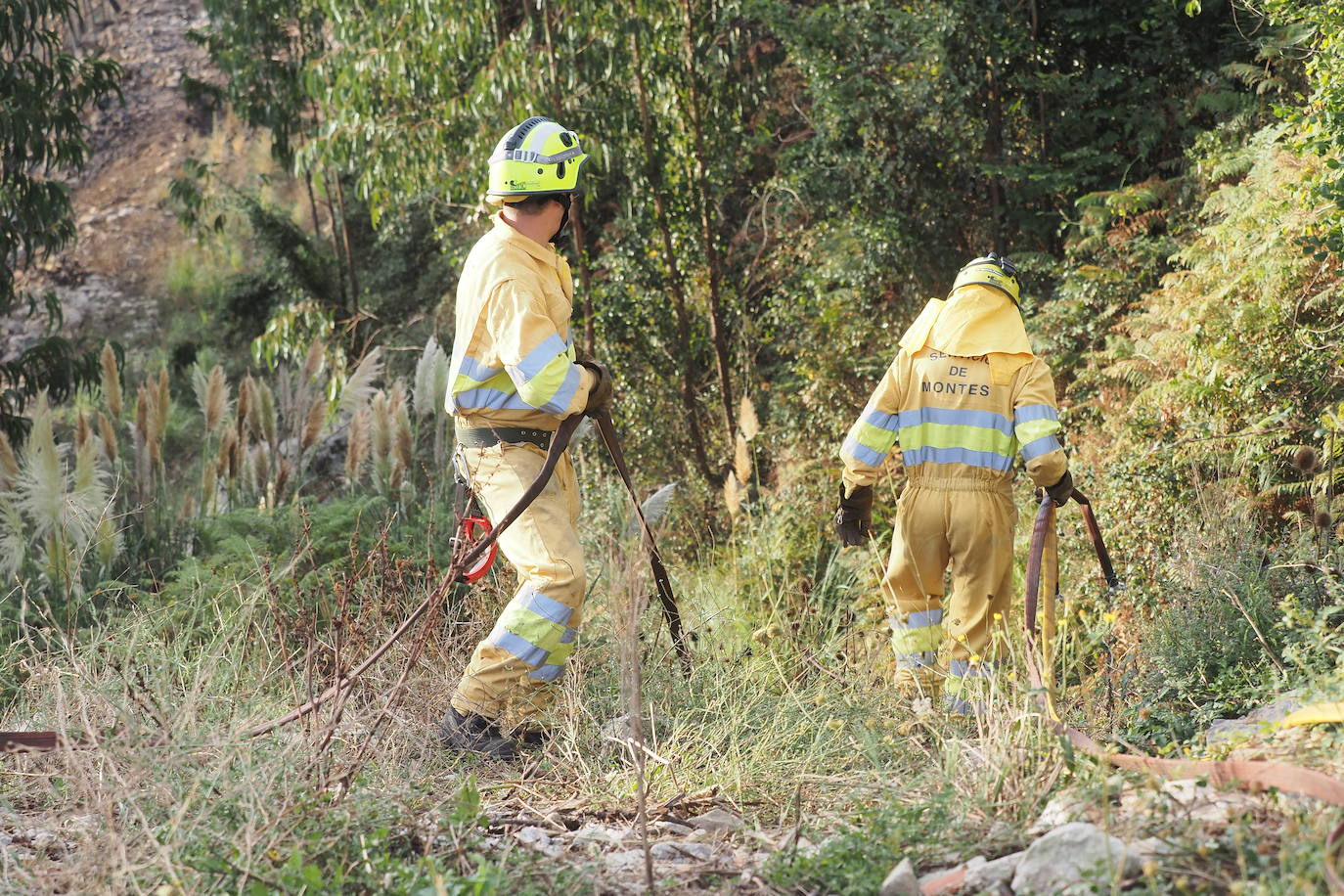 Fotos: Incendios activos pero contolados en Cantabria