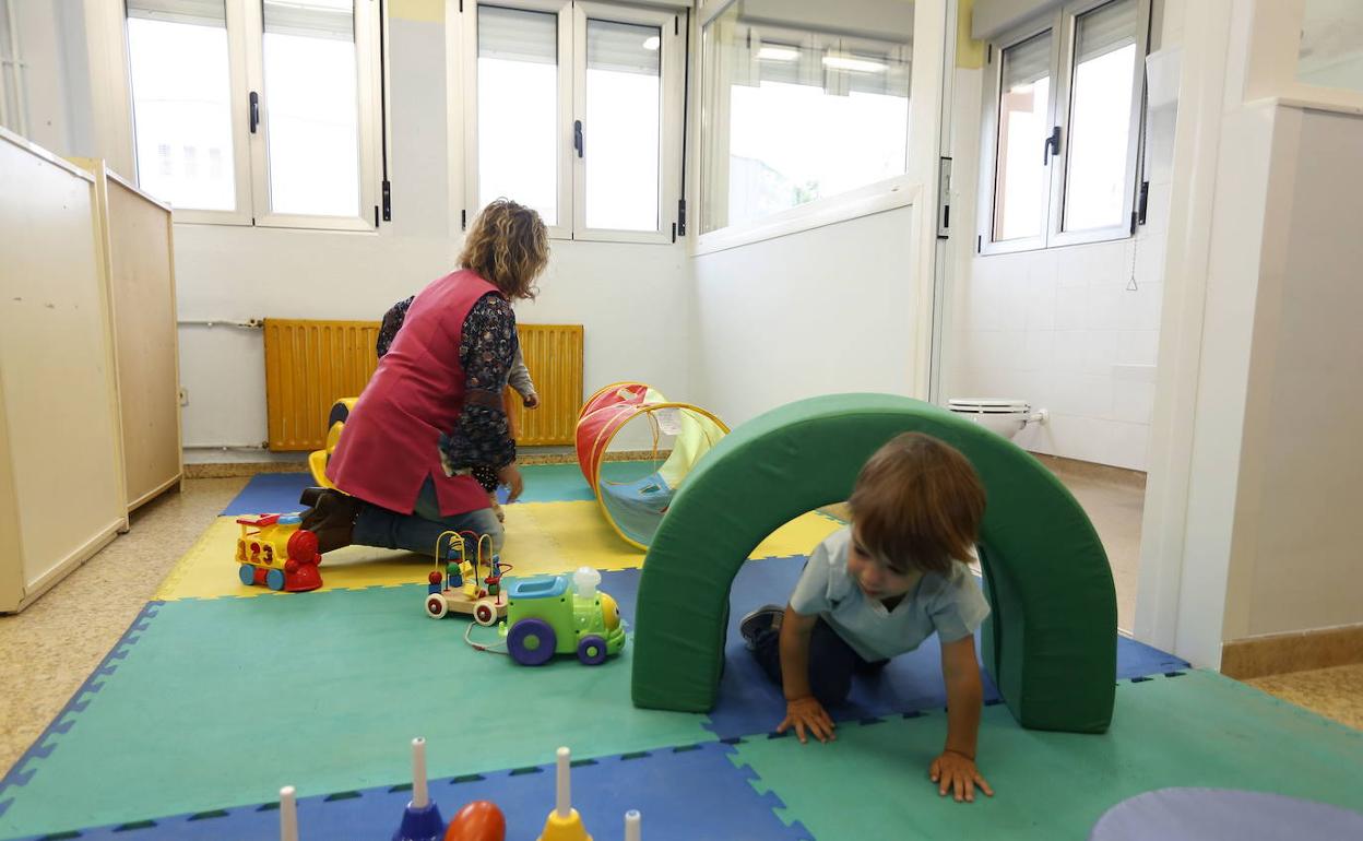 Aula de un año del CEIP Leonardo Torres Quevedo de La Serna de Iguña.