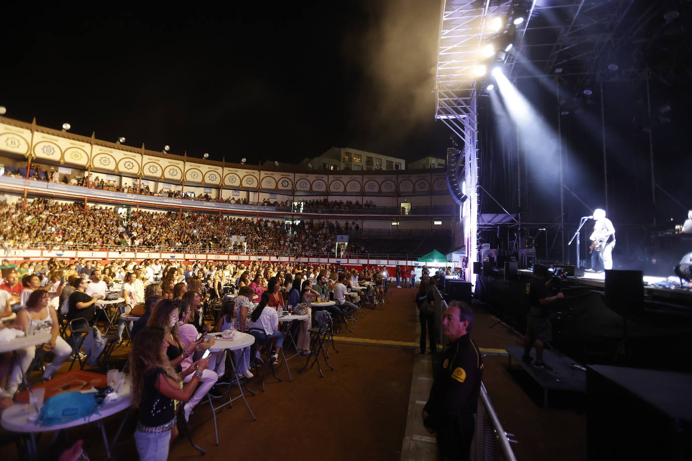 Fotos: Hombres G y Quenovi en La Plaza