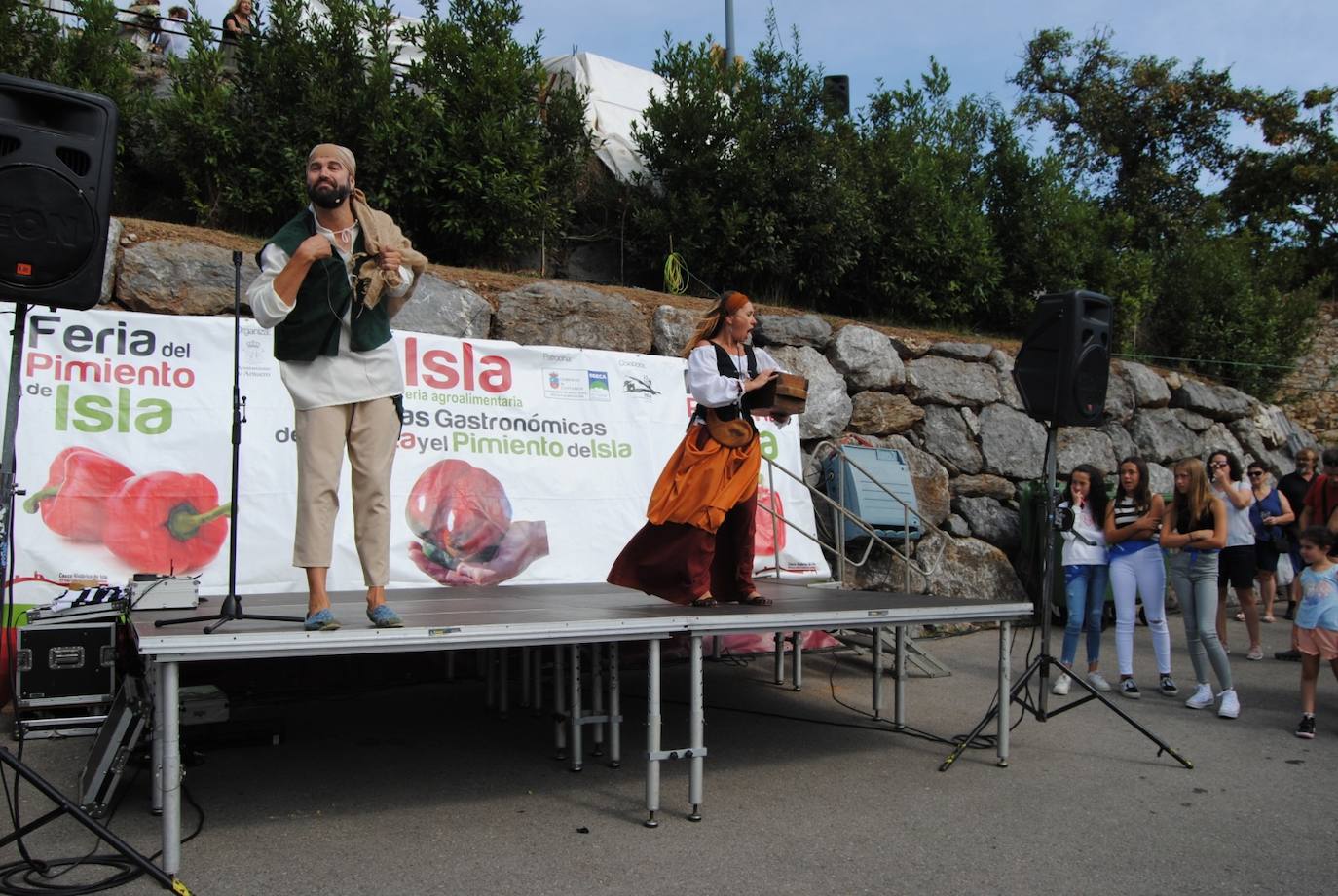 Fotos: Miles de visitantes en la la Feria del Pimiento de Isa en Arnuero