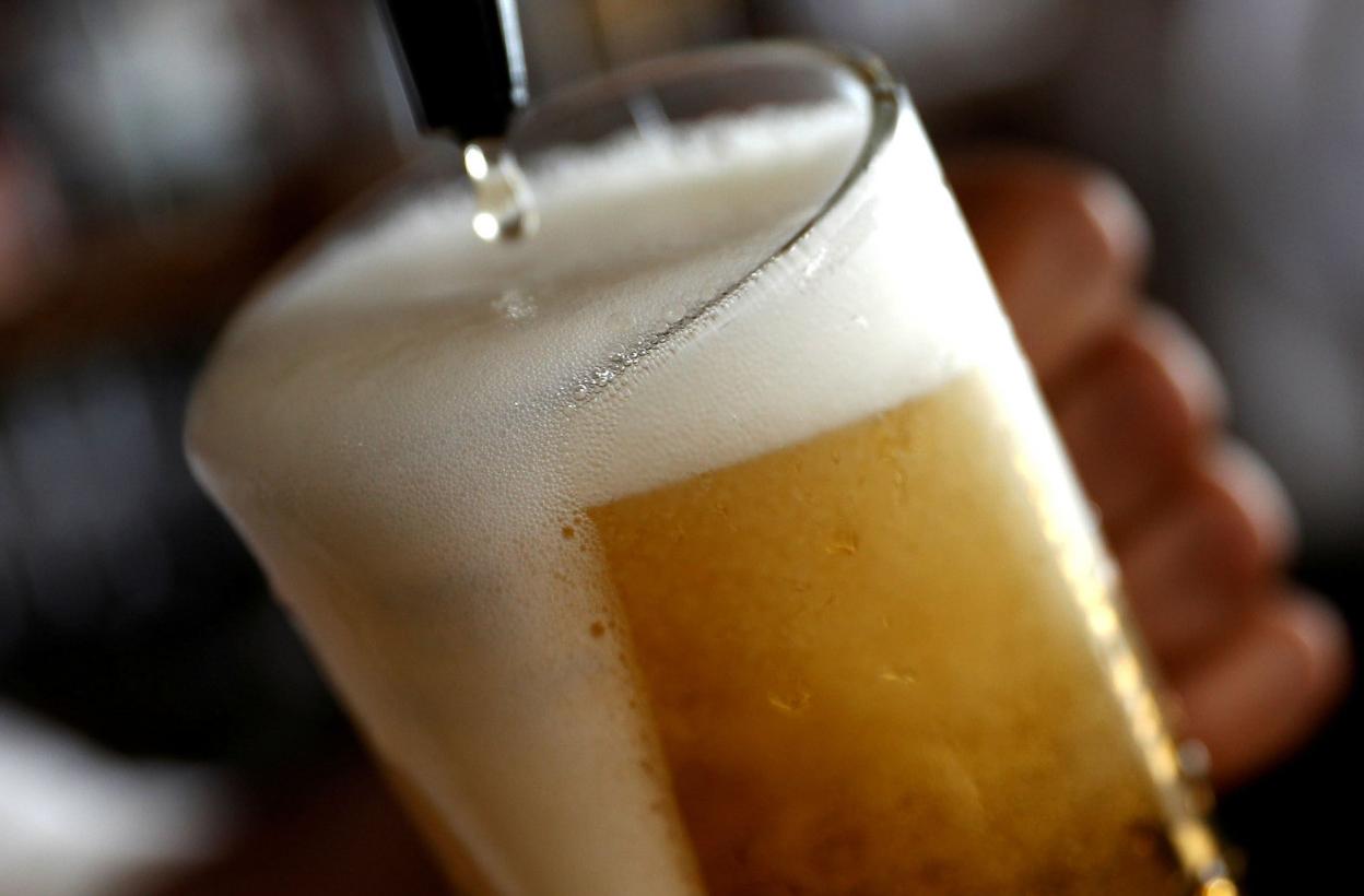 Pinta de cerveza. reuters