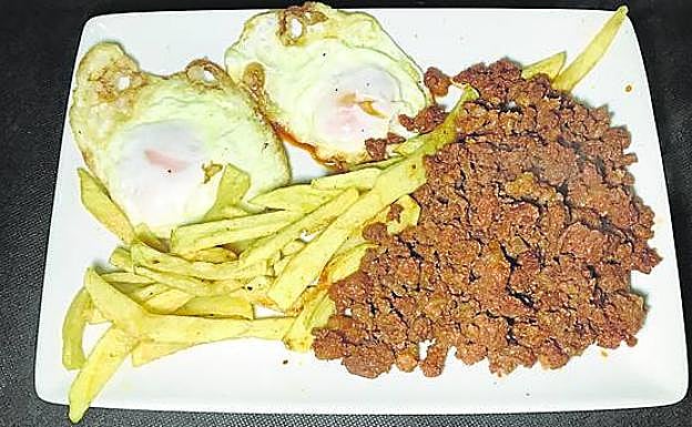 huevos fritos con jijas. 