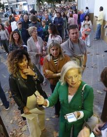 Imagen secundaria 2 - Un seductor e incombustible Raphael sale por la puerta grande de la Plaza de Toros de Santander