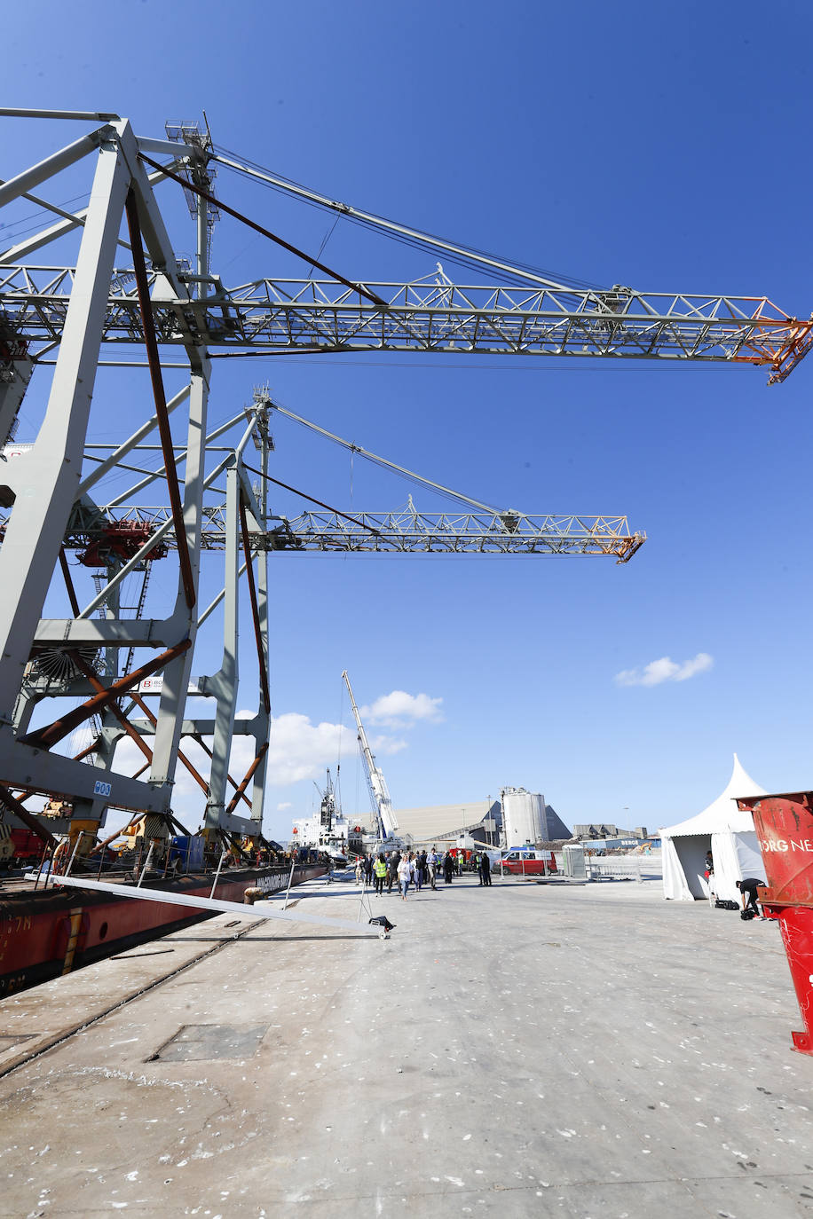 Fotos: Recepción institucional de las dos grúas de Boluda instaladas en el Puerto de Santander