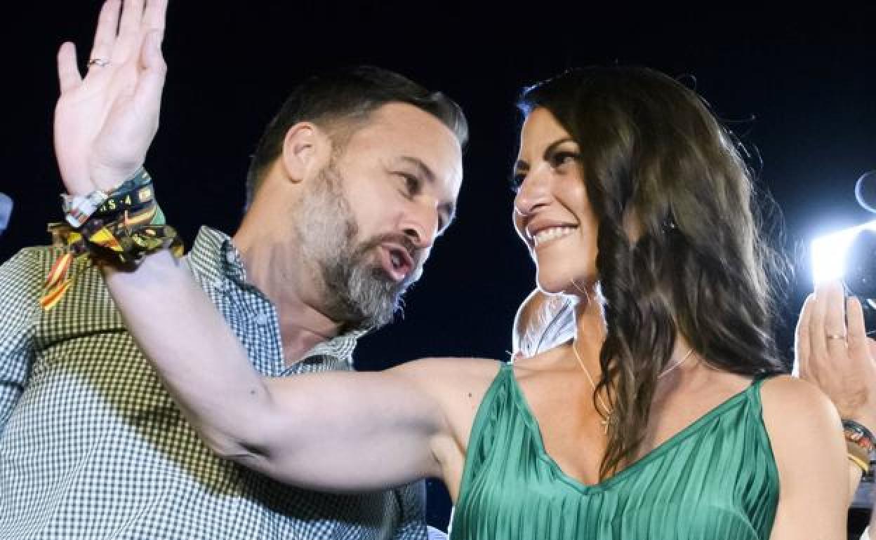 Santiago Abascal y Macarena Olona, en las elecciones andaluzas. 