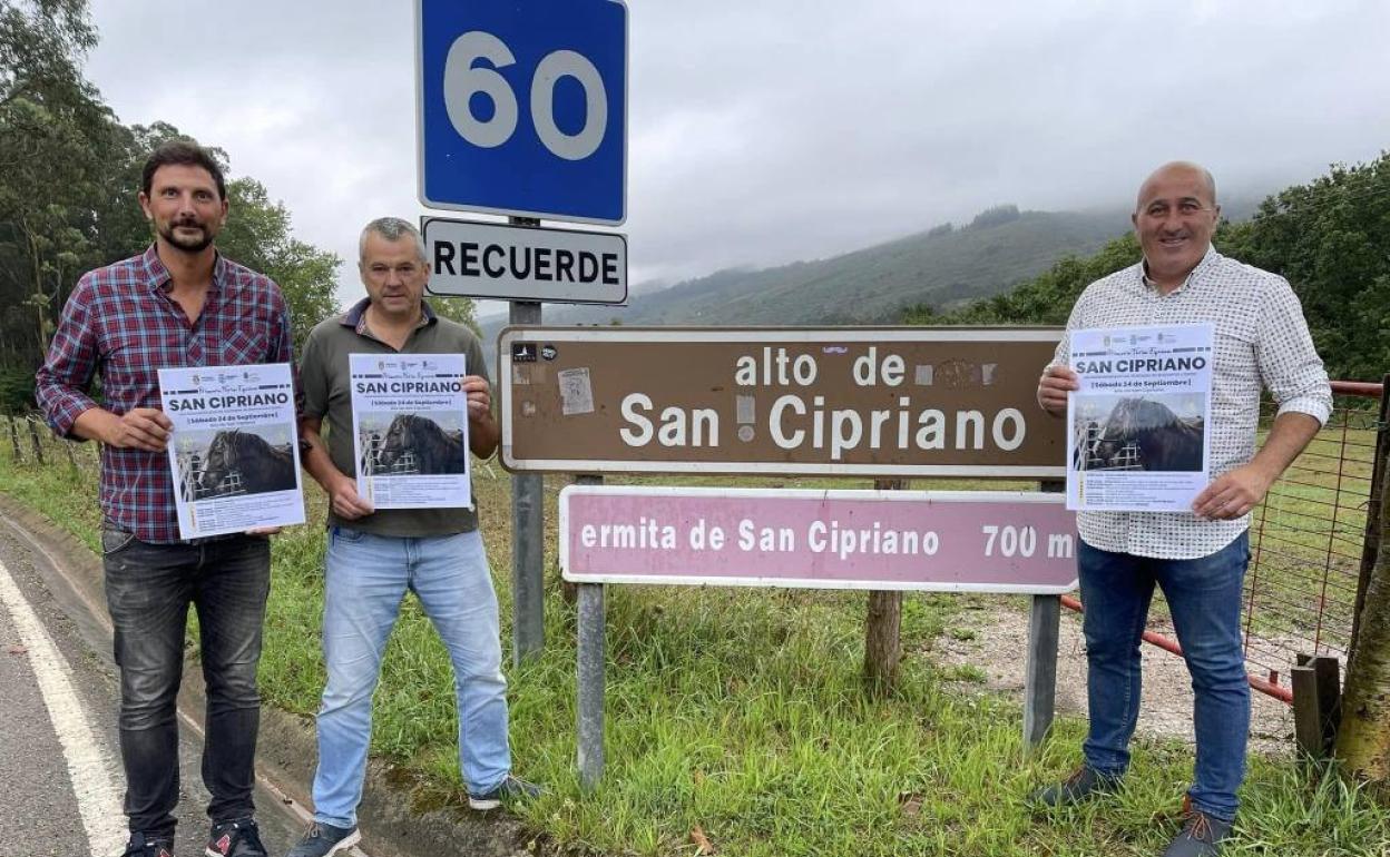 Los representantes de los dos municipios que se suman para organizar la feria equina.