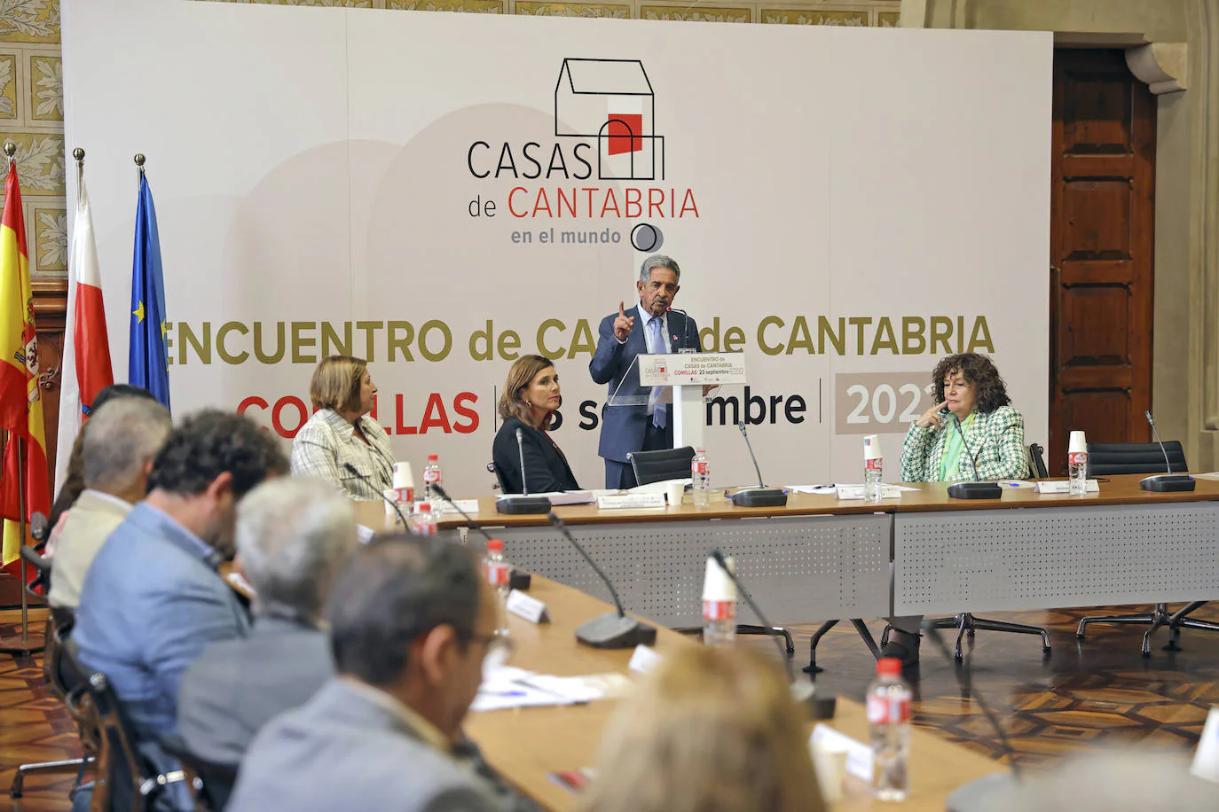 Fotos: Los representantes de las Casas de Cantabria en España y el extranjero, reunidos en Comillas