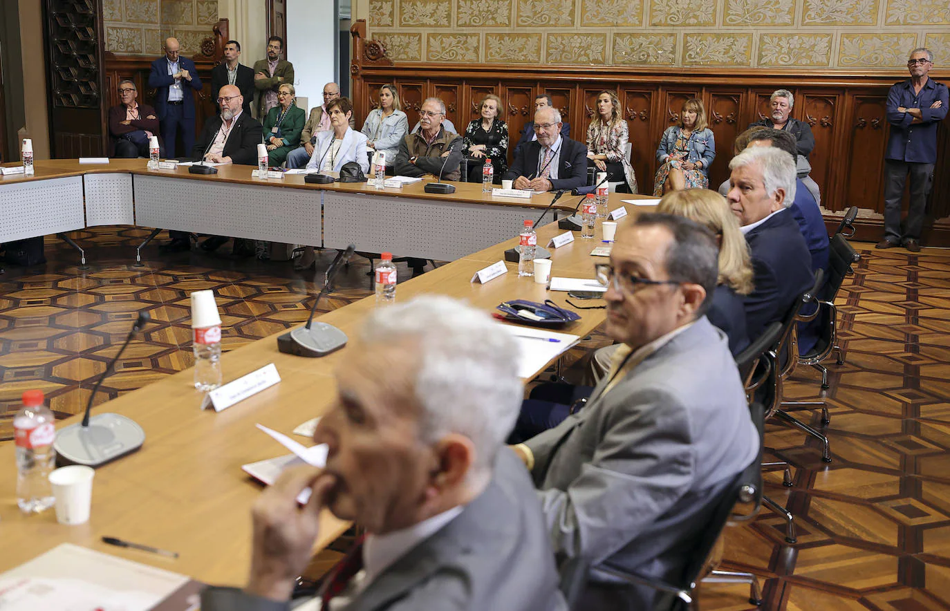 Fotos: Los representantes de las Casas de Cantabria en España y el extranjero, reunidos en Comillas