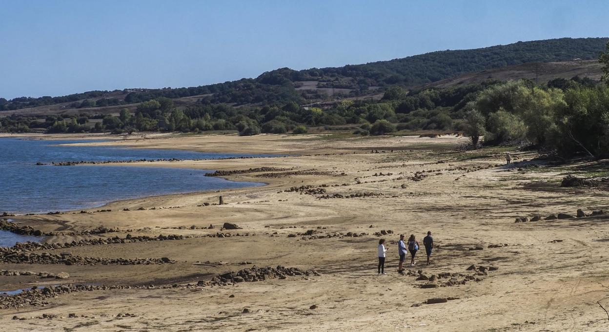 Estado que presentaba en la jornada de ayer el pantano del Ebro, con tan solo un 31% de su capacidad. 