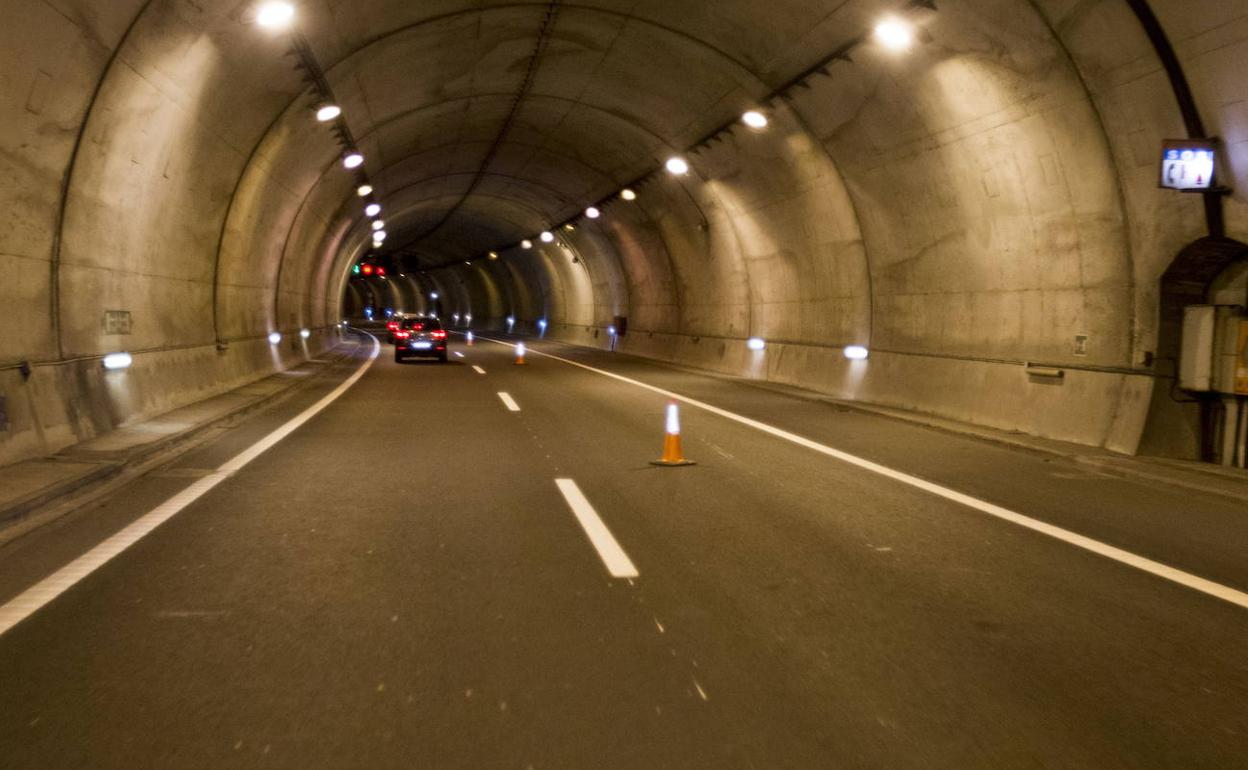 Imagen de archivo del túnel de Somaconcha, uno de los puntos en los que va a trabajar y que quedará cortado.