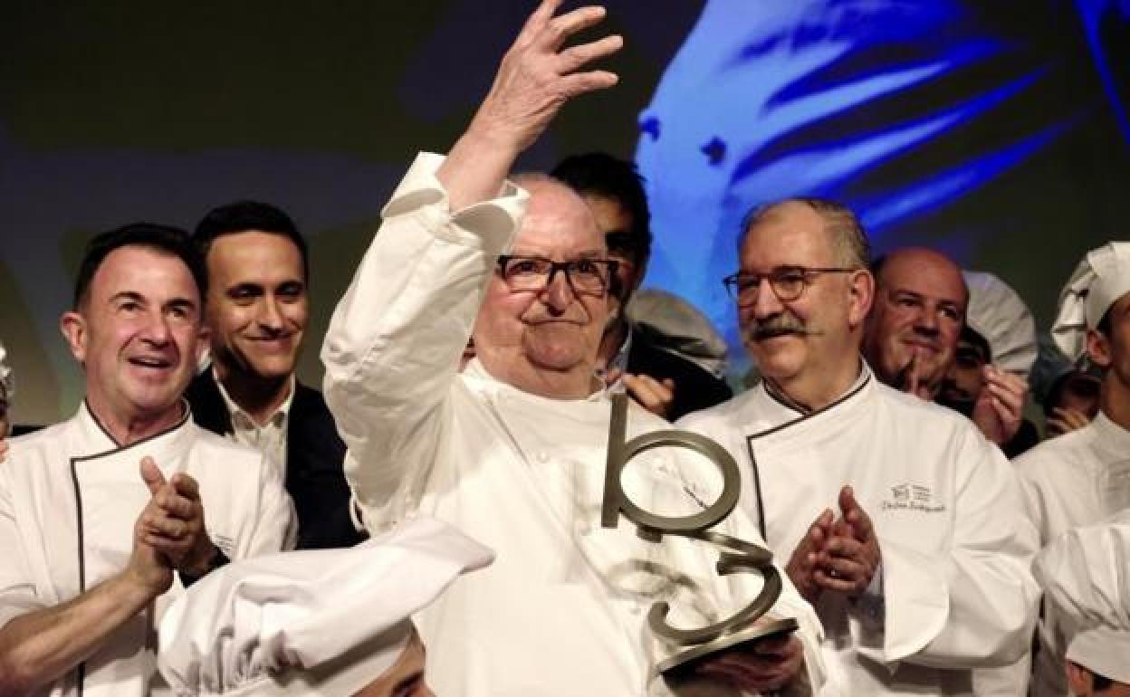 Arzak, durante el homenaje que le han brindado sus compañeros de profesión. 