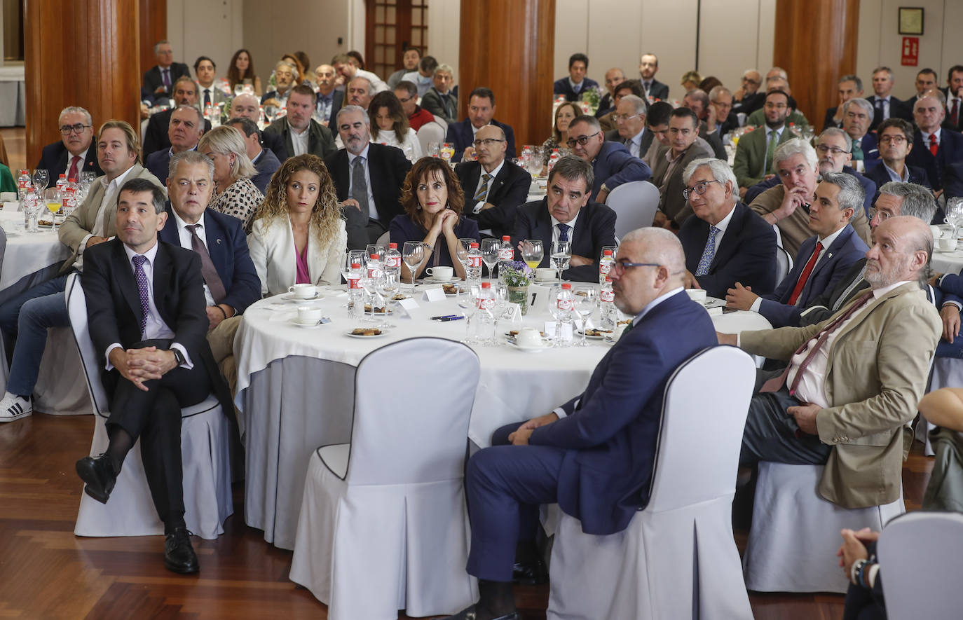 Miguel Ángel Revilla impartió la conferencia 'Combatiendo el pesimismo' en el Foro Económico de El Diario Montañés