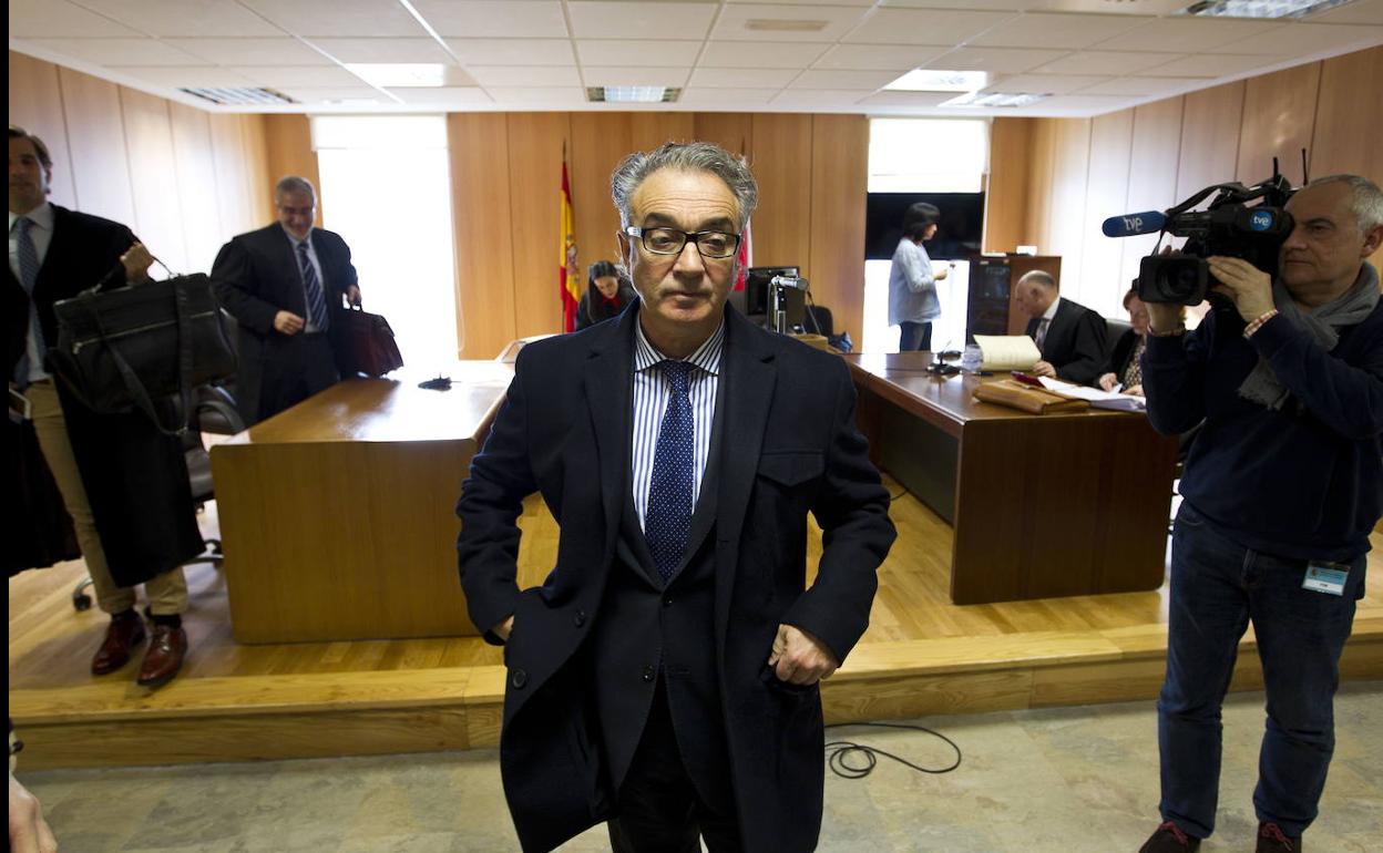 Ángel Lavín, en el Juzgado número 1 en 2015, al inicio del proceso judicial. Javier Cotera