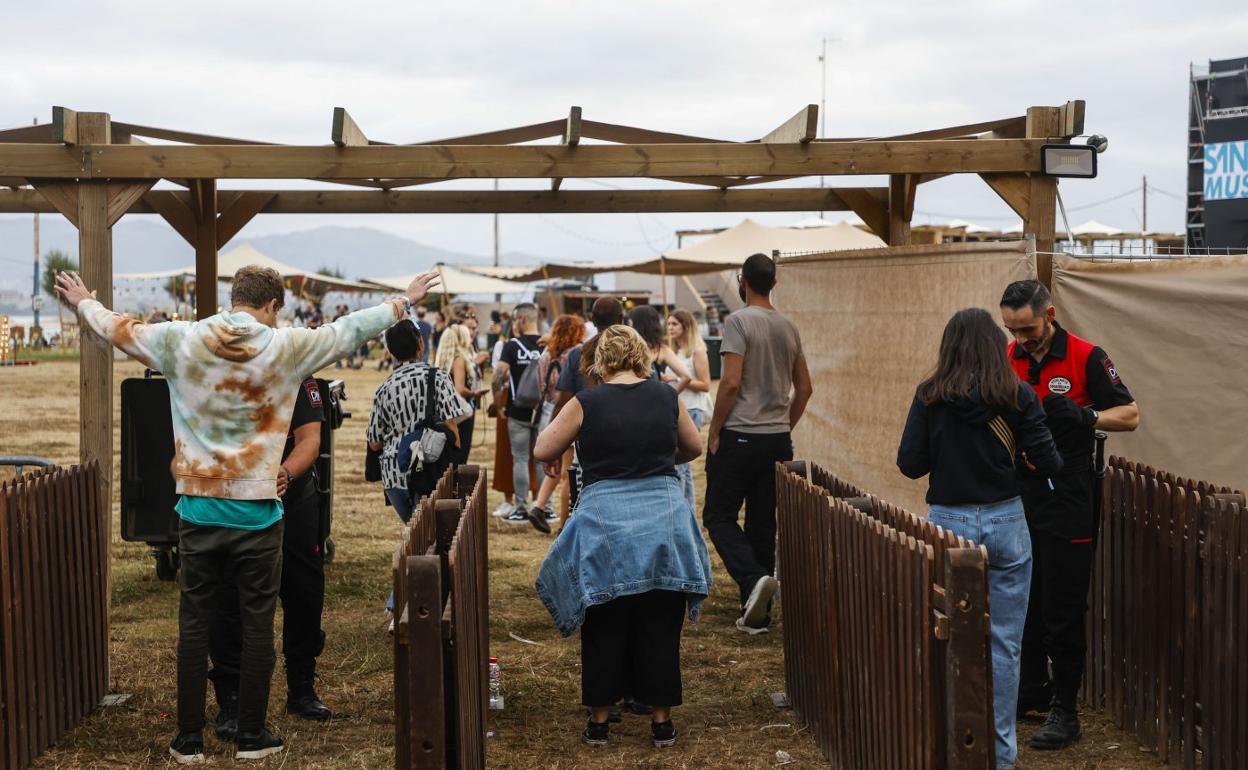 Control de acceso al Festival Santander Music, en el que se registró un caso de pinchazo. 