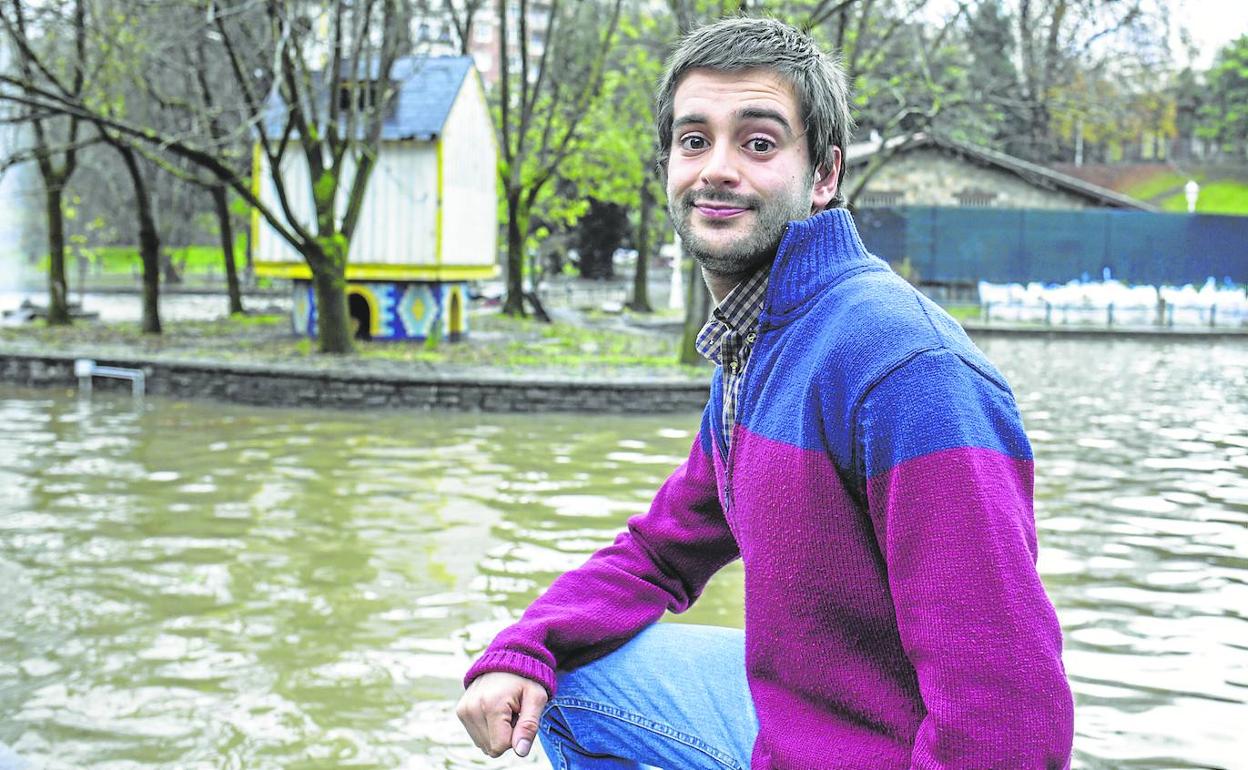 Inazio Nieva ha impartido la charla 'La inclusión empieza en ti. Vivir con parálisis cerebral' en los municipios de Noja y Santoña.