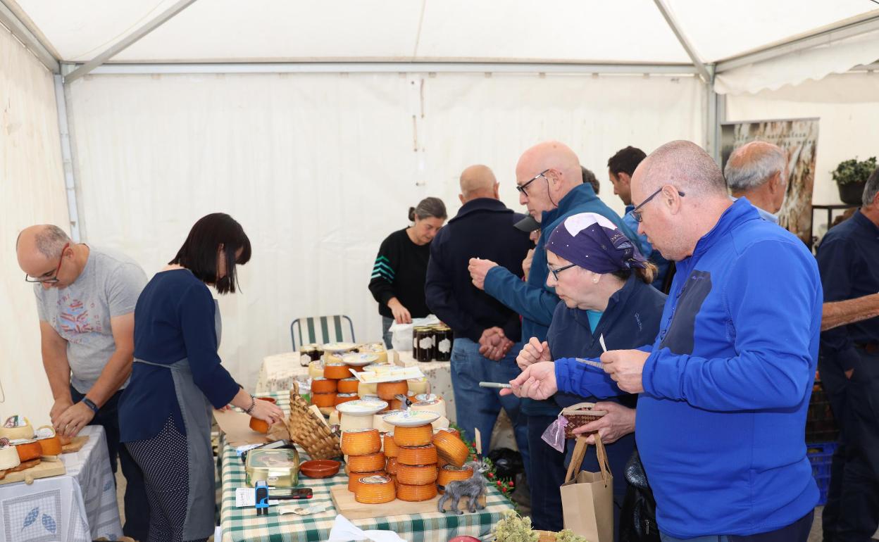 Los productos lebaniegos se mostraron en la feria Hechu en Liébana