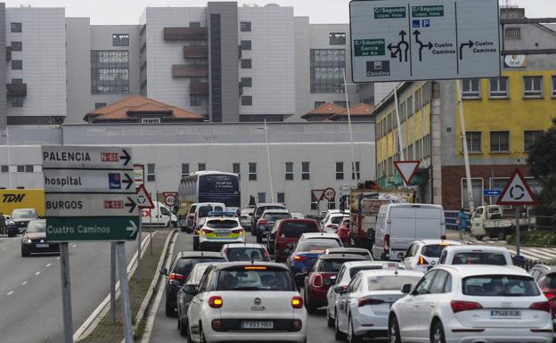 Imagen de la calle que enlaza la rotonda de La Marga con Valdecilla Sur.