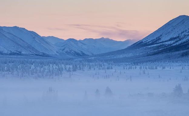 Oymyakon, Rusia, registró una temperatura de –71,2 °C en 1926 , la más baja jamás registrada en una zona habitada. 