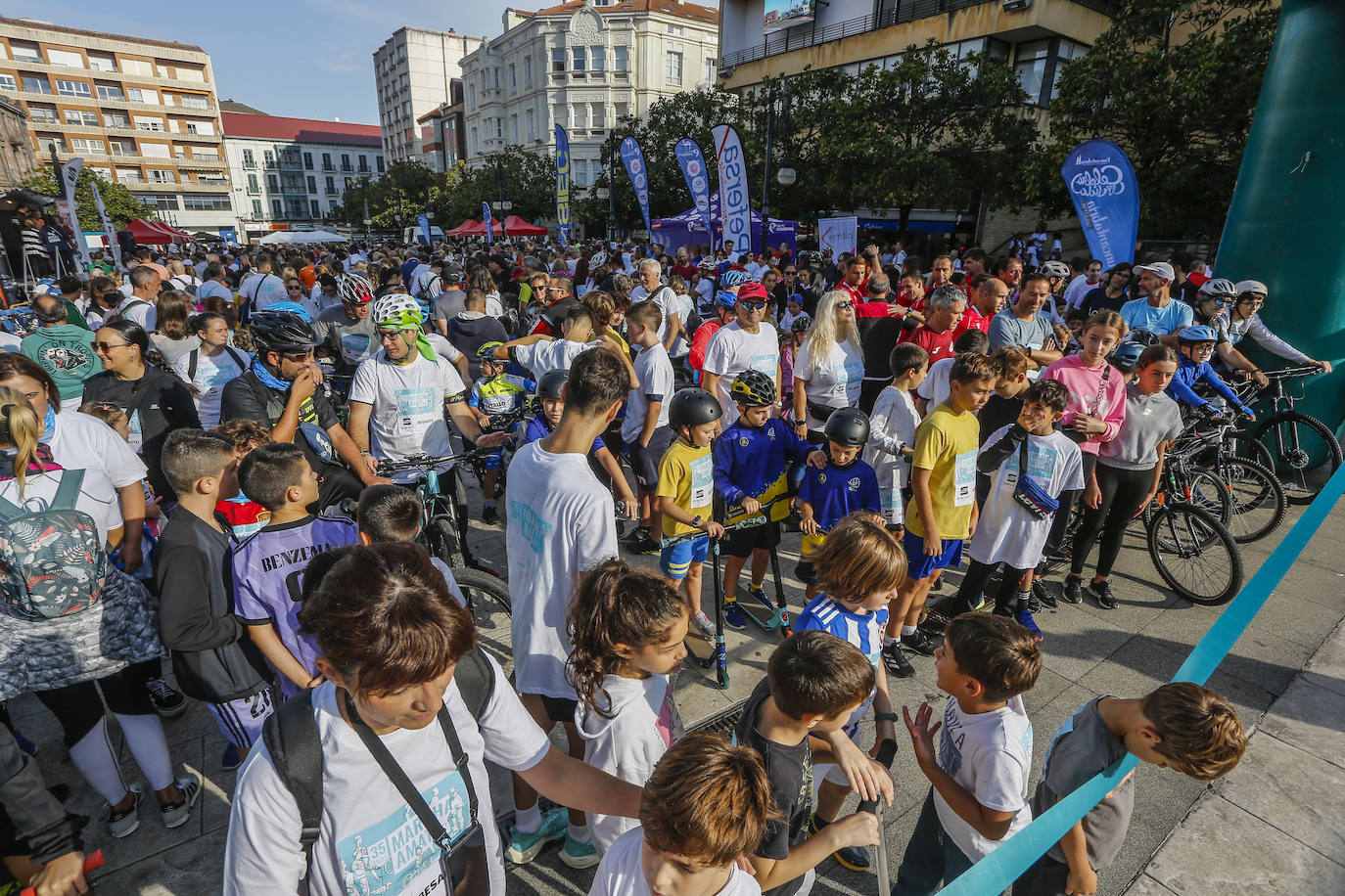 Fotos: Imágenes de la Marcha de Amat en Torrelavega