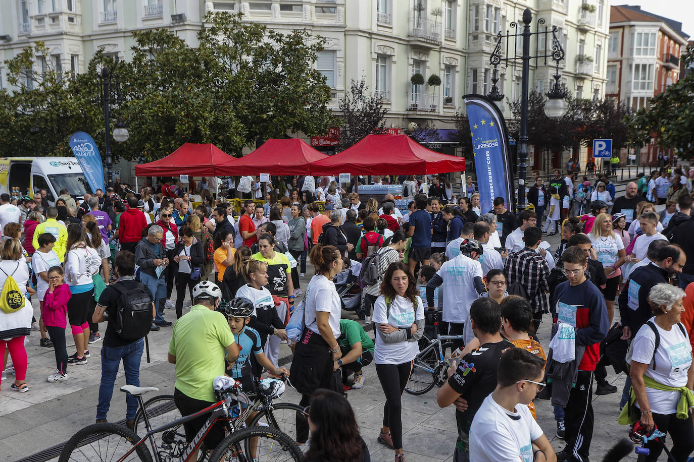 Fotos: Imágenes de la Marcha de Amat en Torrelavega